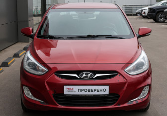 Подержанный автомобиль Hyundai Solaris Hatchback 2013 года (2 фото)
