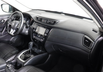 Подержанный автомобиль Nissan X-Trail 2019 года (6 фото)