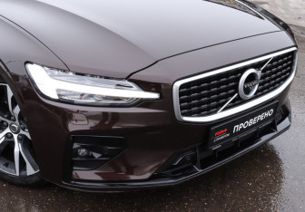 Подержанный автомобиль Volvo S60 2020 года (23 фото)