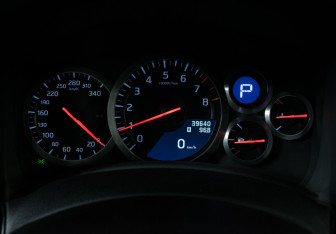 Подержанный автомобиль Nissan GT-R 2011 года (13 фото)