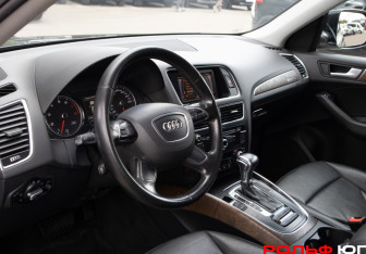 Подержанный автомобиль Audi Q5 2012 года (10 фото)
