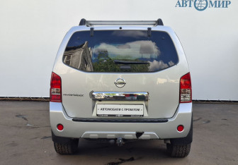 Подержанный автомобиль Nissan Pathfinder 2010 года (6 фото)