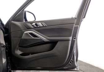 Подержанный автомобиль BMW X6 2020 года (25 фото)