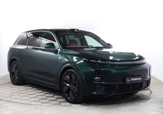 Подержанный автомобиль LiXiang L7 2024 года (3 фото)