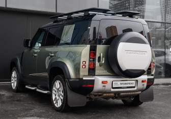 Подержанный автомобиль Land Rover Defender Suv 2022 года (6 фото)