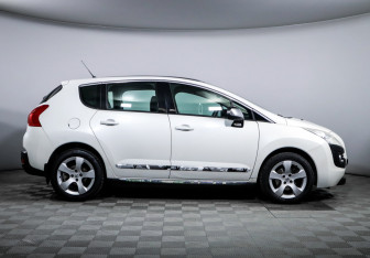 Подержанный автомобиль Peugeot 3008 2011 года (4 фото)