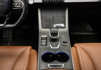 Подержанный автомобиль Omoda C5 2023 года (9 фото)