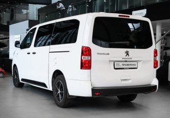Подержанный автомобиль Peugeot Traveller 2021 года (6 фото)