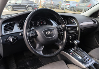 Подержанный автомобиль Audi A4 Wagon 2013 года (12 фото)