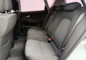 Подержанный автомобиль Kia Ceed Hatchback 2011 года (11 фото)