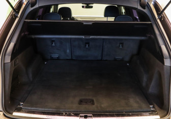 Подержанный автомобиль Audi Q7 2015 года (27 фото)