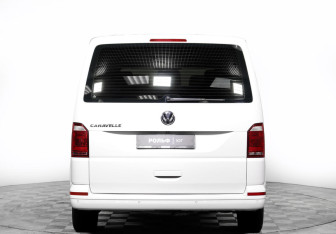 Подержанный автомобиль Volkswagen Caravelle 2018 года (6 фото)