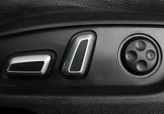 Подержанный автомобиль Audi Q7 2014 года (17 фото)