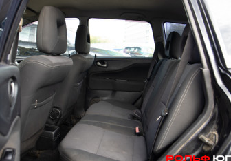 Подержанный автомобиль Mitsubishi Space Star Compactvan 2004 года (7 фото)