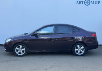 Подержанный автомобиль Hyundai Elantra Sedan 2007 года (5 фото)