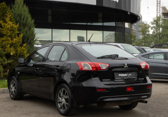 Подержанный автомобиль Mitsubishi Lancer Hatchback 2008 года (5 фото)