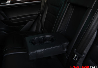 Подержанный автомобиль Volkswagen Touareg 2013 года (20 фото)