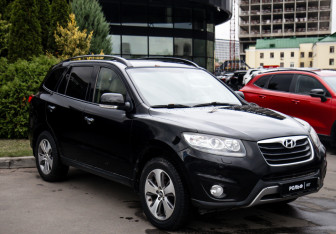 Подержанный автомобиль Hyundai Santa Fe 2012 года (2 фото)