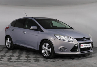 Подержанный автомобиль Ford Focus Hatchback 2011 года (3 фото)