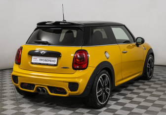 Подержанный автомобиль MINI Hatch 2017 года (5 фото)