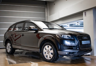 Подержанный автомобиль Audi Q7 2013 года (3 фото)