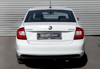 Подержанный автомобиль Skoda Rapid Liftback 2019 года (6 фото)