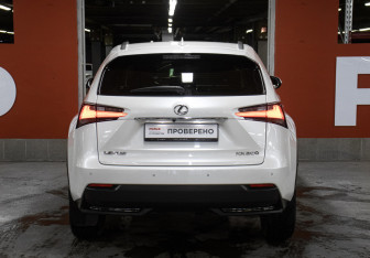 Подержанный автомобиль Lexus NX 2015 года (6 фото)