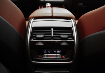 Подержанный автомобиль BMW X7 2019 года (33 фото)