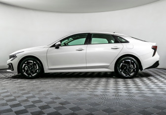 Новый Kia K5 2023 (8 фото)