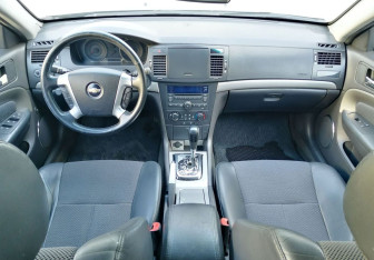 Подержанный автомобиль Chevrolet Epica 2012 года (11 фото)