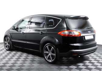 Подержанный автомобиль Ford S-MAX 2012 года (7 фото)