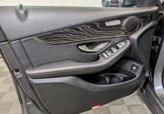 Подержанный автомобиль Mercedes-Benz GLC Coupe 2017 года (19 фото)