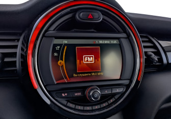 Подержанный автомобиль MINI Hatch 2020 года (26 фото)