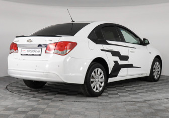 Подержанный автомобиль Chevrolet Cruze Sedan 2013 года (5 фото)