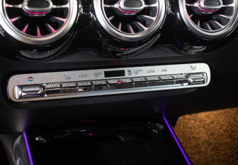 Подержанный автомобиль Mercedes-Benz GLB 2020 года (18 фото)