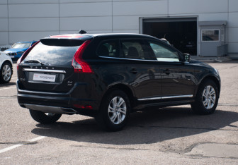 Подержанный автомобиль Volvo XC60 2017 года (5 фото)