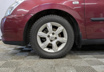 Подержанный автомобиль Nissan Almera Sedan 2013 года (18 фото)