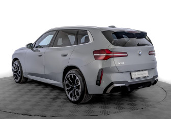 Подержанный автомобиль BMW X3 2025 года (7 фото)