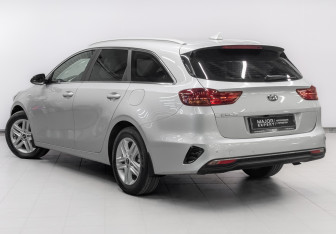 Подержанный автомобиль Kia Ceed Wagon 2021 года (7 фото)