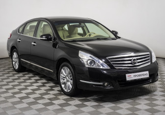 Подержанный автомобиль Nissan Teana 2011 года (3 фото)