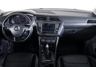 Подержанный автомобиль Volkswagen Tiguan 2017 года (12 фото)