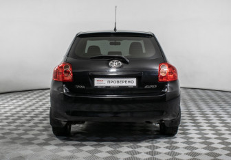 Подержанный автомобиль Toyota Auris Hatchback 2009 года (6 фото)