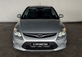 Подержанный автомобиль Hyundai i30 Hatchback 2010 года (2 фото)