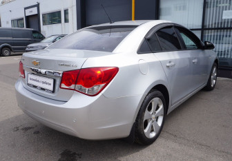 Подержанный автомобиль Chevrolet Cruze Sedan 2010 года (5 фото)