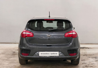 Подержанный автомобиль Kia Ceed Hatchback 2016 года (6 фото)