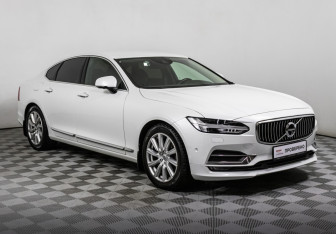 Подержанный автомобиль Volvo S90 2017 года (3 фото)