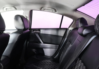 Подержанный автомобиль Mazda 3 Sedan 2011 года (9 фото)