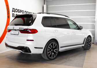 Подержанный автомобиль BMW X7 2019 года (4 фото)