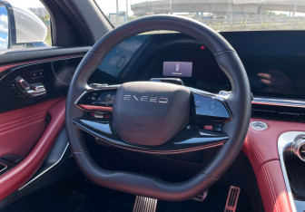 Подержанный автомобиль Exeed RX 2023 года (14 фото)