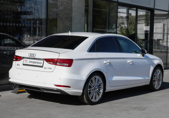 Подержанный автомобиль Audi A3 Sedan 2018 года (5 фото)